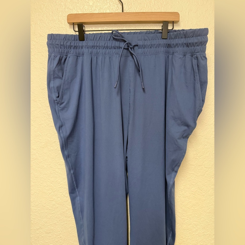FABLETICS High Waisted Performance Joggers NWT - image 6